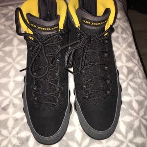 Air Jordan retro 9’s